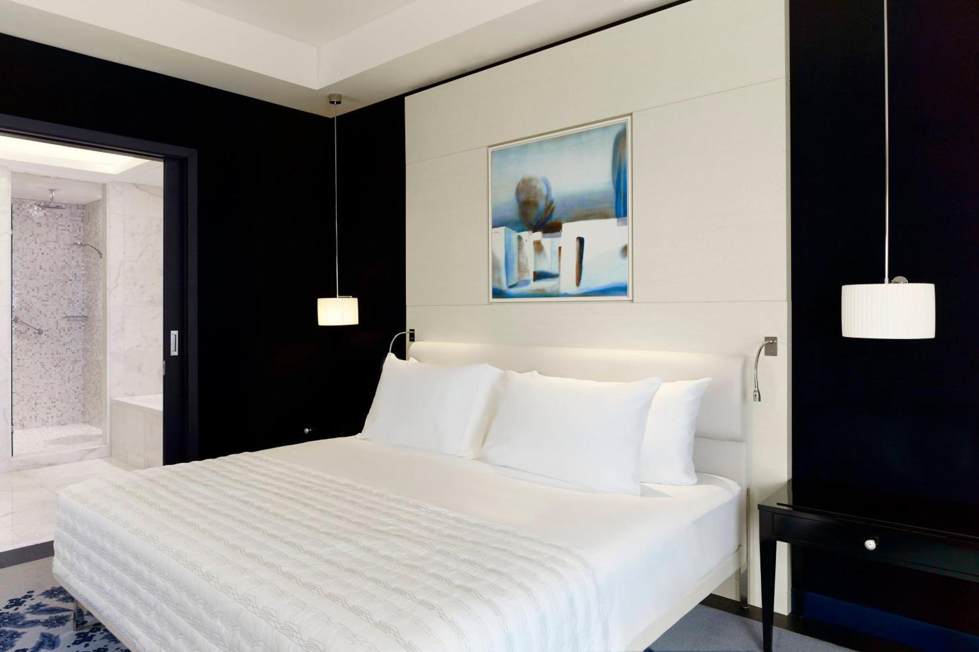Le Meridien Al Khobar Ngoại thất bức ảnh A bedroom at the hotel