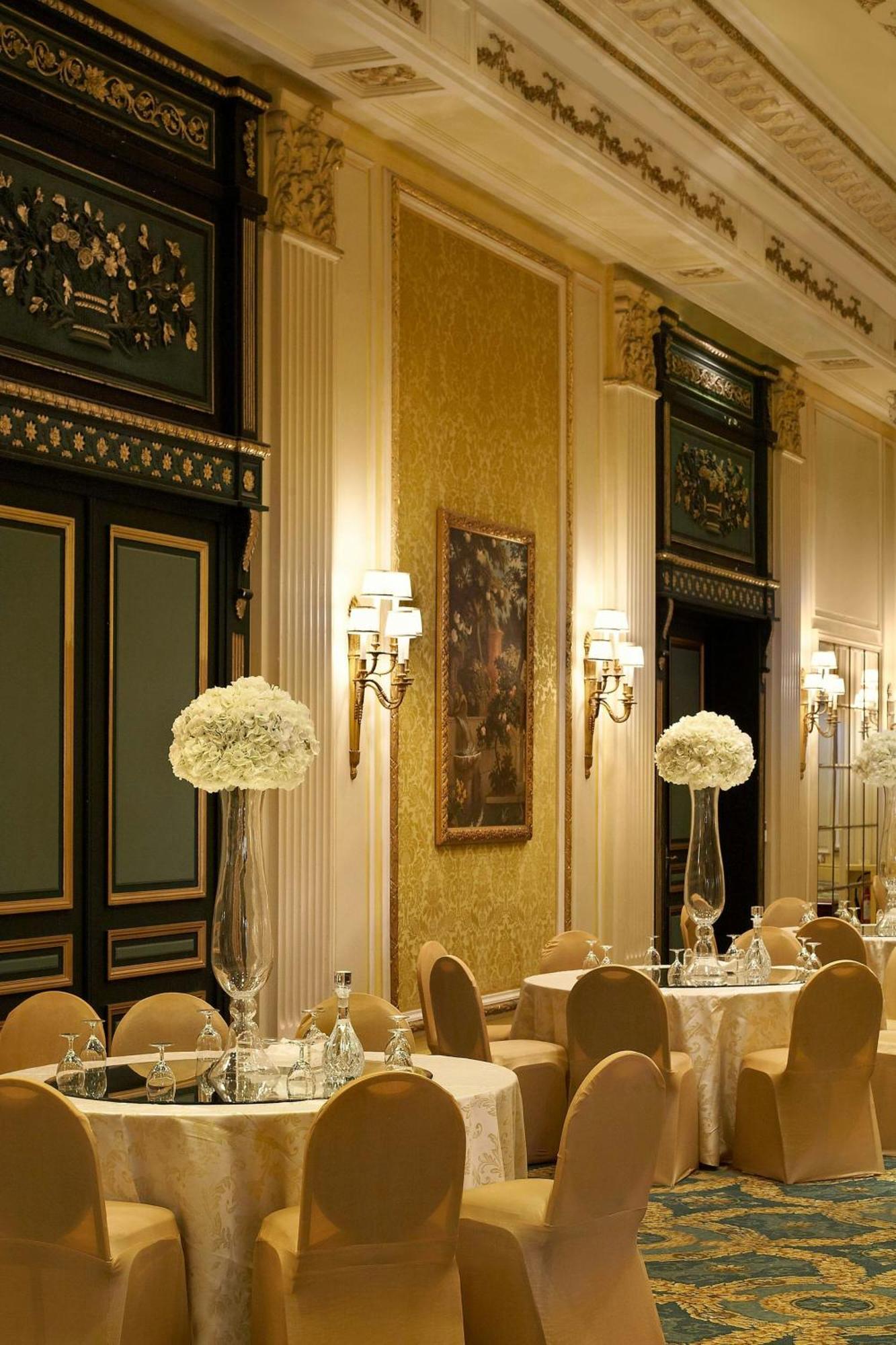 Le Meridien Al Khobar Ngoại thất bức ảnh The interior of the restaurant