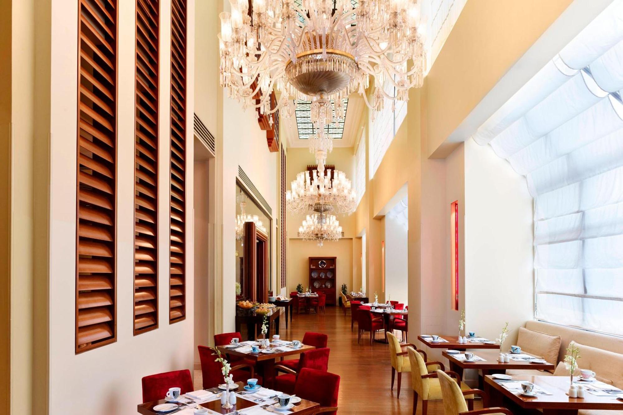 Le Meridien Al Khobar Ngoại thất bức ảnh The restaurant