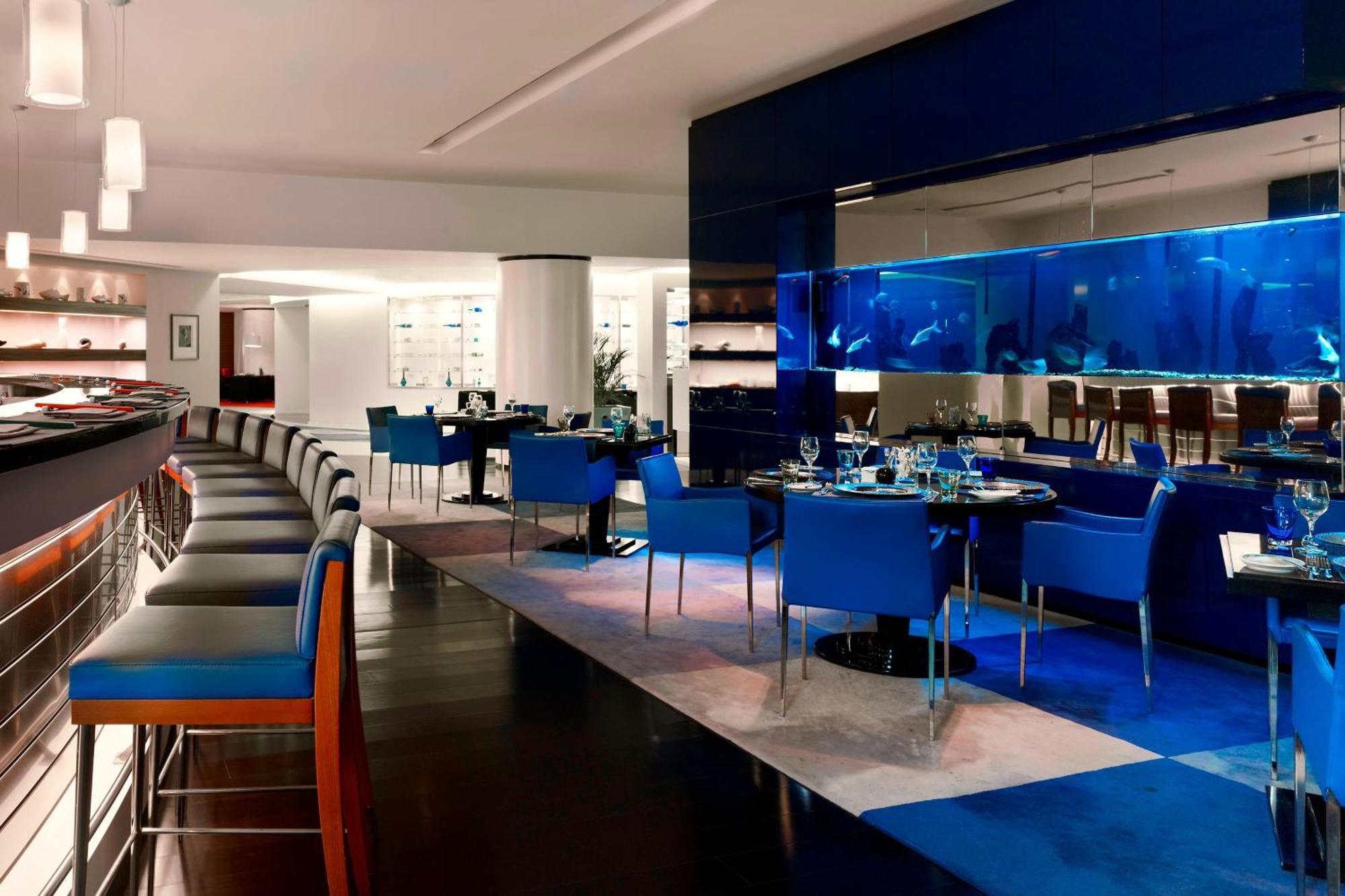 Le Meridien Al Khobar Ngoại thất bức ảnh The Blue Water Lounge at London Heathrow Airport